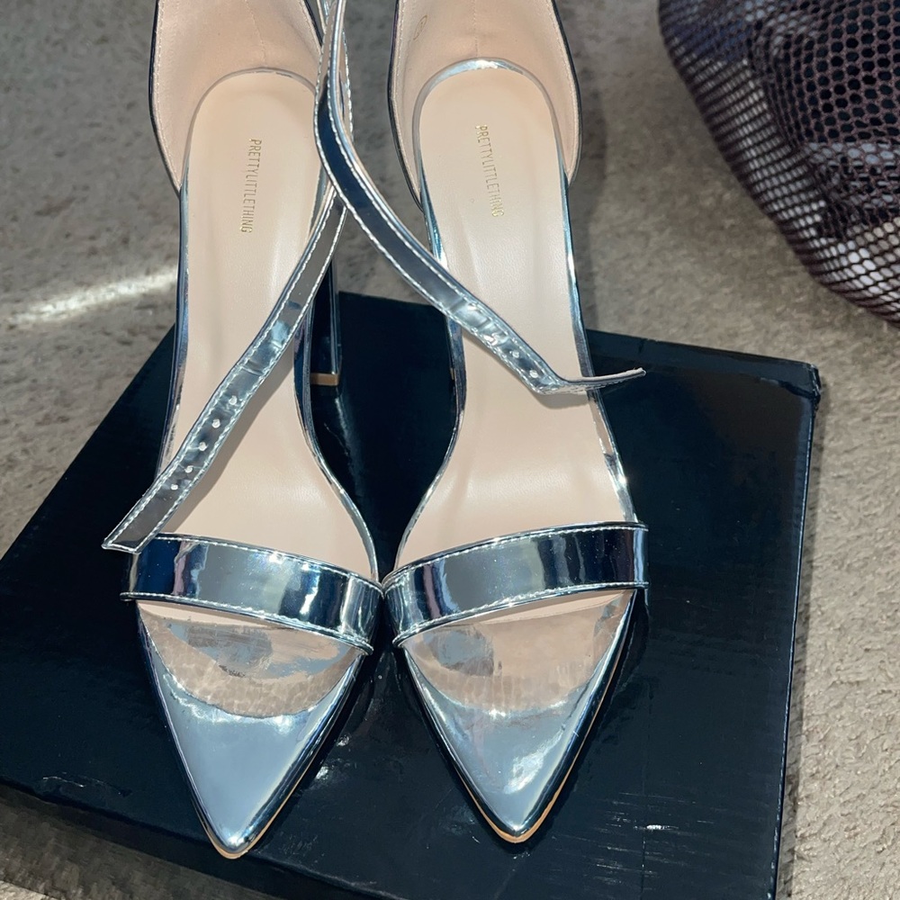 Silver heels - Picture 3 of 4